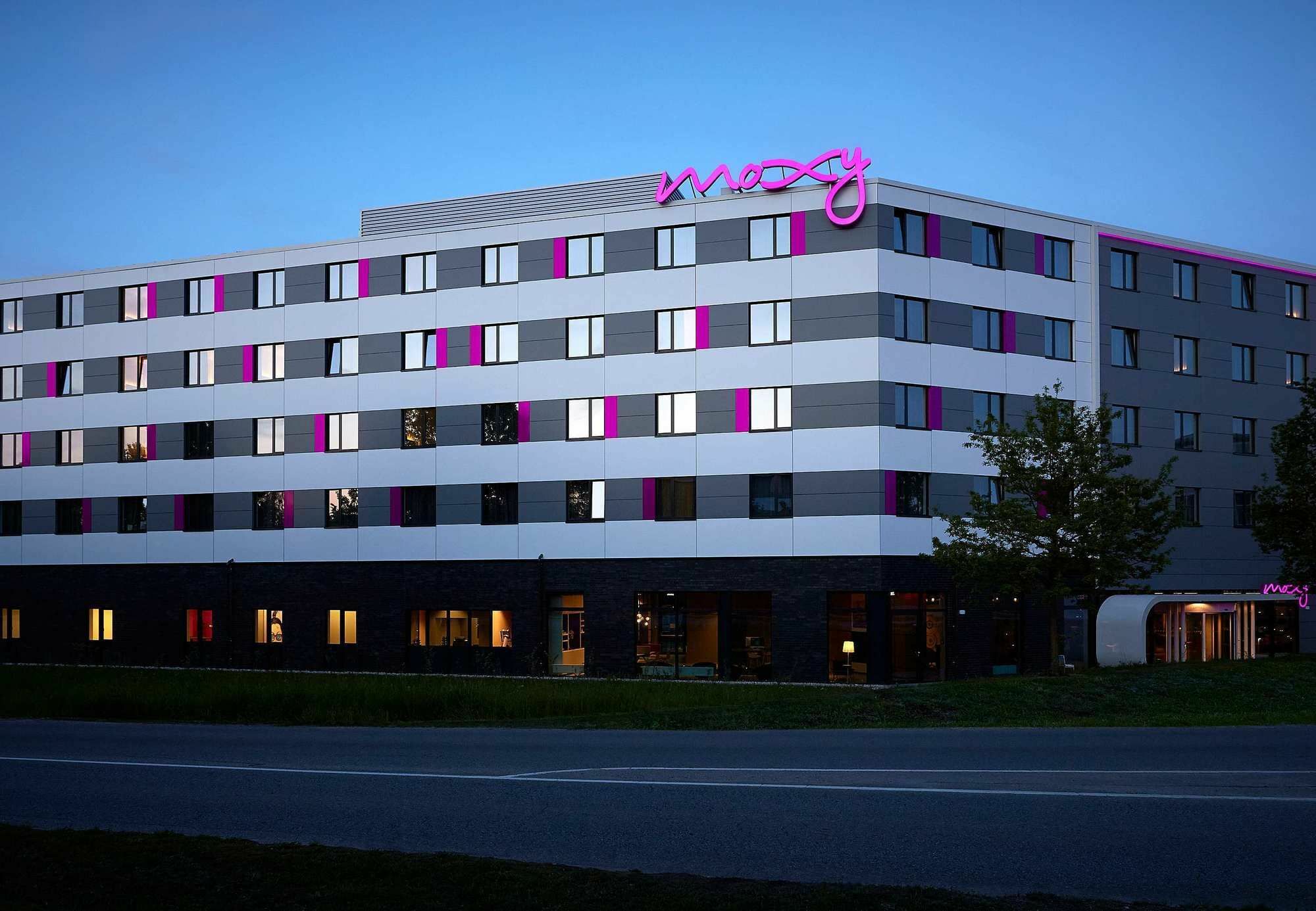 Moxy Munich Airport Hotel Oberding Exterior photo